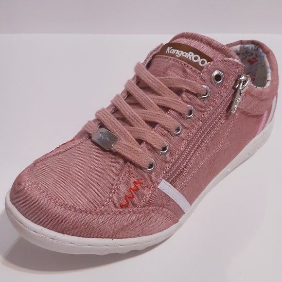 🦘KangaROOS - Picture 2 of 8